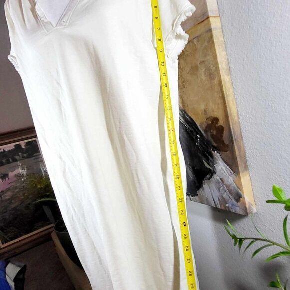 Used: Wonderland  V neck Cream Dress size L - Picture 3 of 11